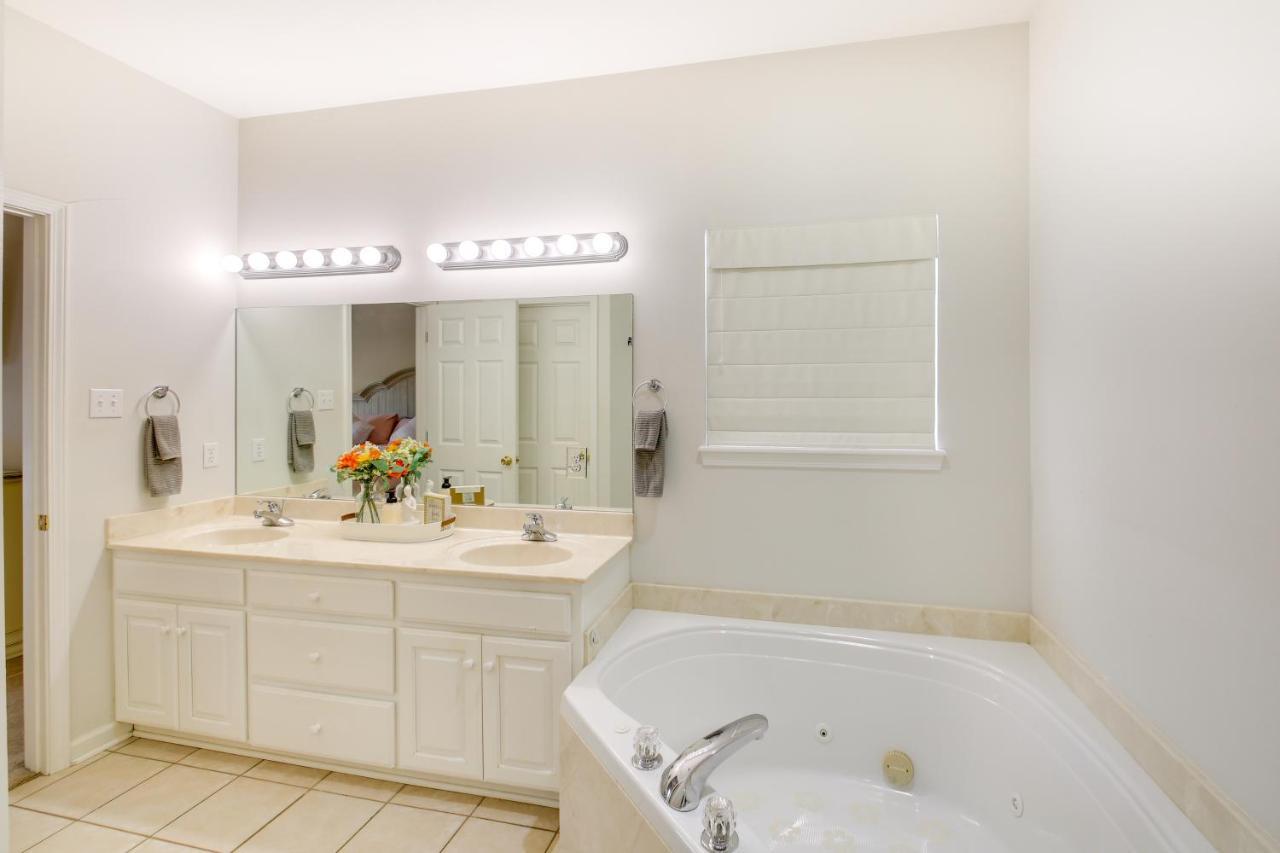 Hot Springs Riverfront Rental With Hot Tub And Deck! エクステリア 写真